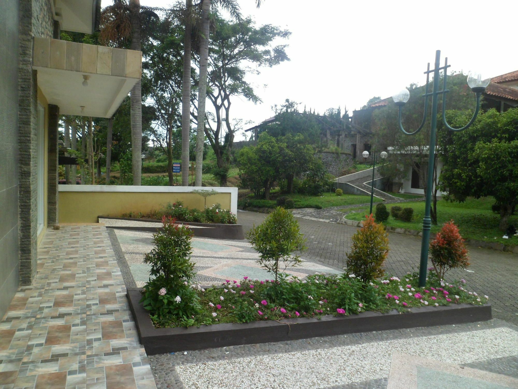 Villa Bukit Danau Cipanas  Zewnętrze zdjęcie